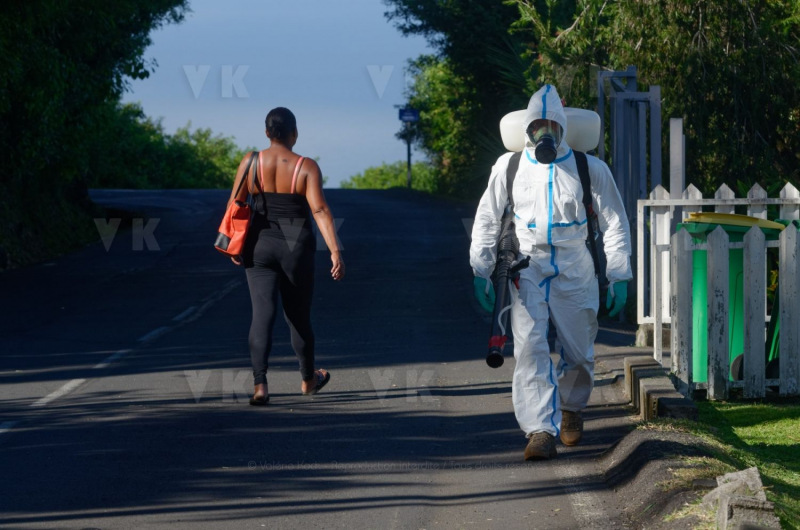Les FORMISC engages dans la lutte contre la dengue a La Reunion. The Civil Security soldiers (FORMISC) engaged in the fight against dengue at La Reunion