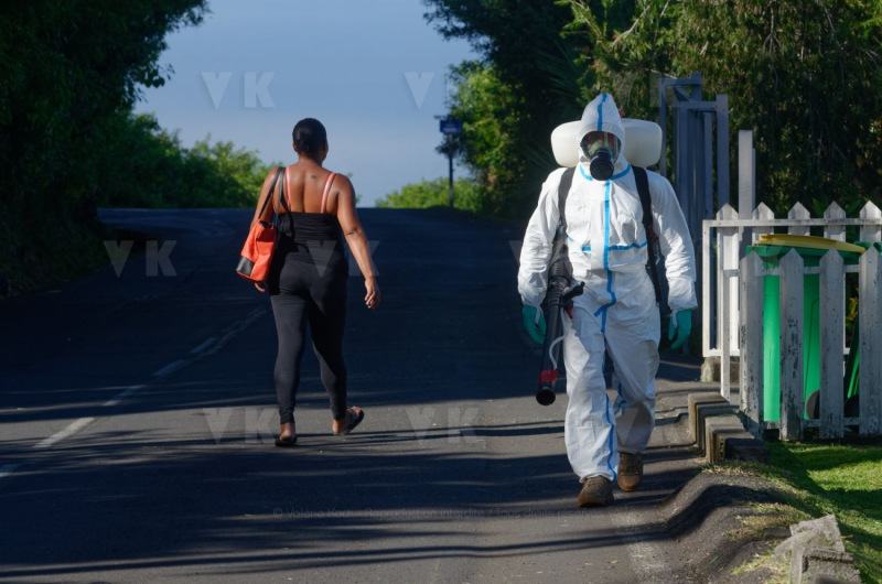 Les FORMISC engages dans la lutte contre la dengue a La Reunion. The Civil Security soldiers (FORMISC) engaged in the fight against dengue at La Reunion