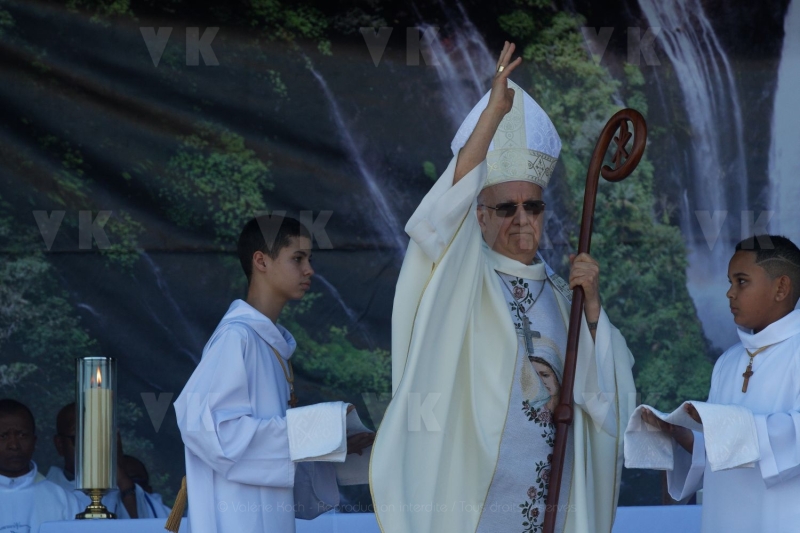Messe de l'assomption a La Reunion. Mass of the Assumption in La Reunion.