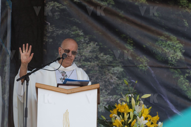 Messe de l'assomption a La Reunion. Mass of the Assumption in La Reunion.