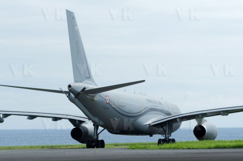 Rafale et ravitailleur MRTT a La Reunion dans le cadre de la mission SHIKRA. Rafale and MRTT refueller in La Reunion as part of the SHIKRA mission.