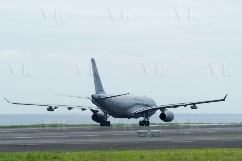 Rafale et ravitailleur MRTT a La Reunion dans le cadre de la mission SHIKRA. Rafale and MRTT refueller in La Reunion as part of the SHIKRA mission.