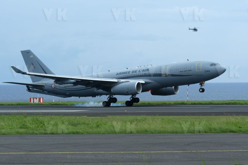 Rafale et ravitailleur MRTT a La Reunion dans le cadre de la mission SHIKRA. Rafale and MRTT refueller in La Reunion as part of the SHIKRA mission.