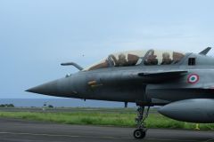 Rafale et ravitailleur MRTT a La Reunion dans le cadre de la mission SHIKRA. Rafale and MRTT refueller in La Reunion as part of the SHIKRA mission.