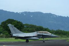 Rafale et ravitailleur MRTT a La Reunion dans le cadre de la mission SHIKRA. Rafale and MRTT refueller in La Reunion as part of the SHIKRA mission.