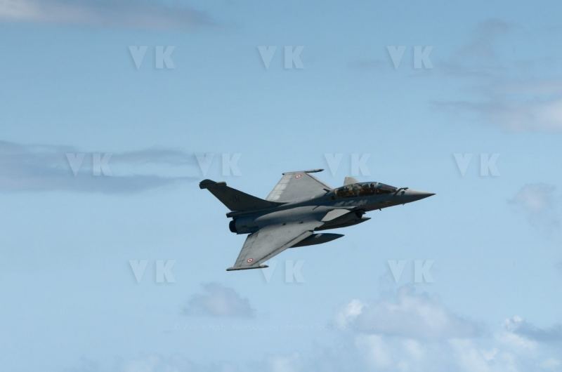 Le nouveau ravitailleur MRTT Phenix et deux Rafale de l'Armee de l'Air a La Reunion