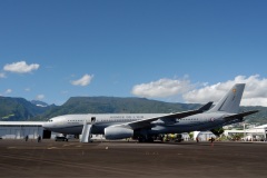 Le nouveau ravitailleur MRTT Phenix et deux Rafale de l'Armee de l'Air a La Reunion