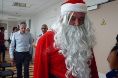 Pere Noel Police Nationale au CHU Sud Reunion