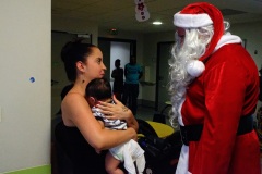 Pere Noel Police Nationale au CHU Sud Reunion