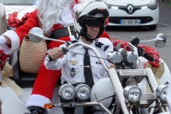 Pere Noel Police Nationale au CHU Sud Reunion