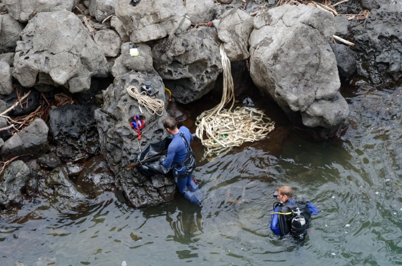 Recuperation d'armes en embouchure de riviere par la gendarmerie