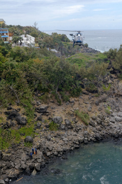 Recuperation d'armes en embouchure de riviere par la gendarmerie