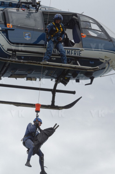 Recuperation d'armes en embouchure de riviere par la gendarmerie