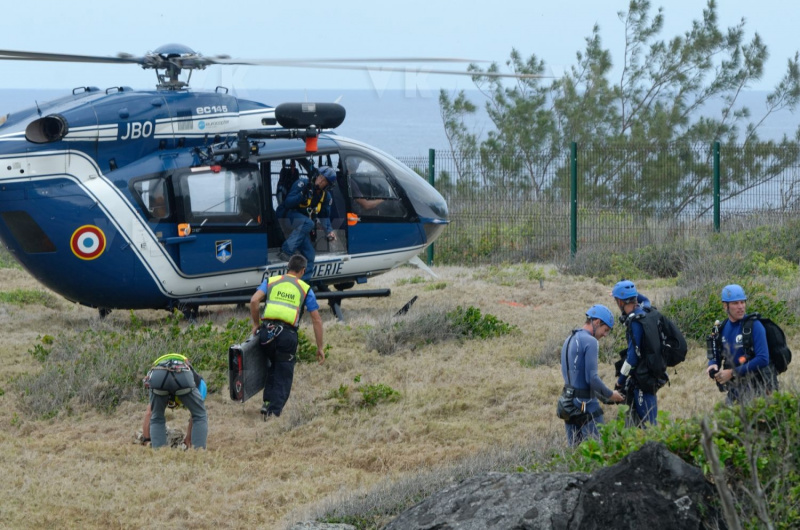 Recuperation d'armes en embouchure de riviere par la gendarmerie