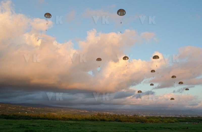 Sauts de nuit avec le 2e RPIMa