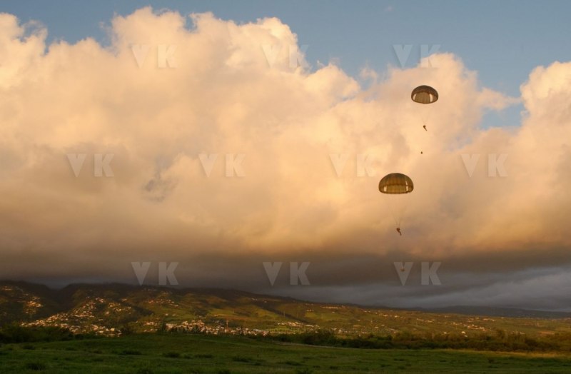 Sauts de nuit avec le 2e RPIMa