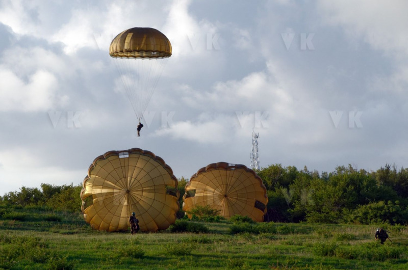 Sauts de nuit avec le 2e RPIMa