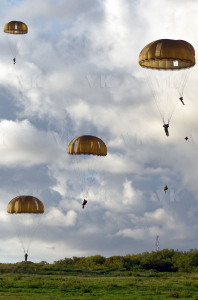 Sauts de nuit avec le 2e RPIMa