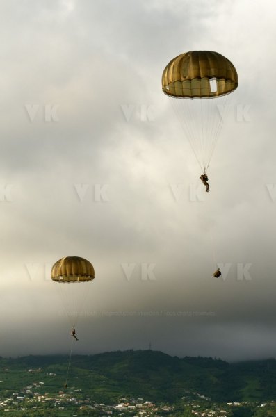 Sauts de nuit avec le 2e RPIMa