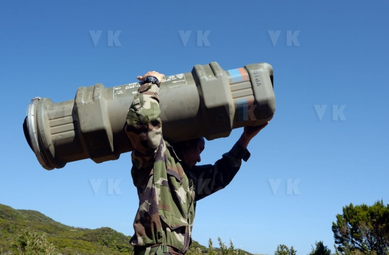 Tirs de missiles ERYX