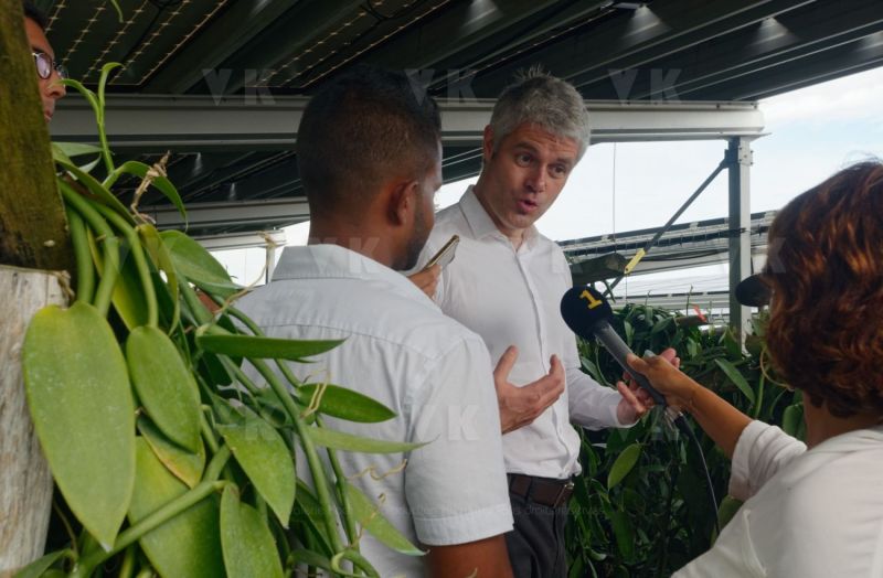 Laurent Wauquiez en deplacement a La Reunion