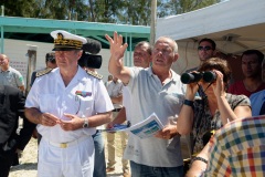 Pour terminer sa visite de 5 jours a La Reunion, la ministre de l'Outre-Mer Annick Girardin, a rencontre les familles des victimes d'attaque de requins et suivi une presentation et demonstration du dispositif vigie requin renforce sur la plage de l'Hermitage a Saint-Gilles-les-Bains.