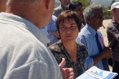 Pour terminer sa visite de 5 jours a La Reunion, la ministre de l'Outre-Mer Annick Girardin, a rencontre les familles des victimes d'attaque de requins et suivi une presentation et demonstration du dispositif vigie requin renforce sur la plage de l'Hermitage a Saint-Gilles-les-Bains.