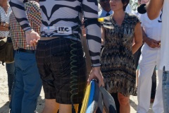 Pour terminer sa visite de 5 jours a La Reunion, la ministre de l'Outre-Mer Annick Girardin, a rencontre les familles des victimes d'attaque de requins et suivi une presentation et demonstration du dispositif vigie requin renforce sur la plage de l'Hermitage a Saint-Gilles-les-Bains.
