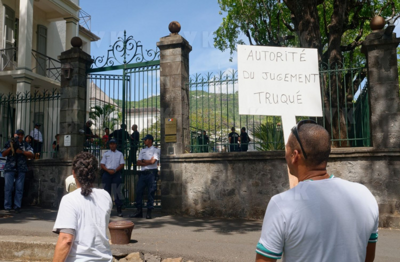 Le Ministre de l'Interieur Bruno Le Roux en visite officielle a La Reunion