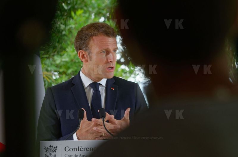 President Macron at Reunion-President Macron a La Reunion