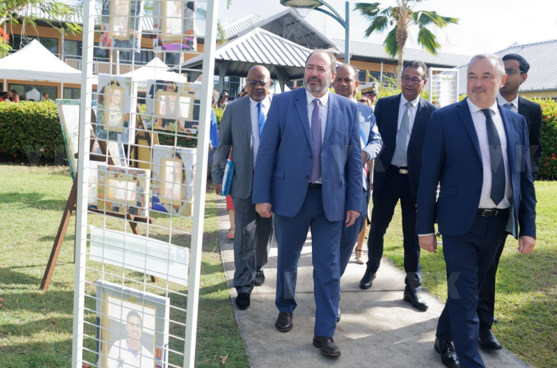 Francois BRAUN, ministre de la sante,  en deplacement a La Reunion