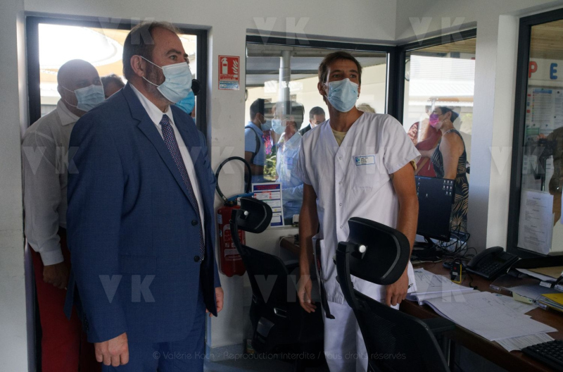 Francois BRAUN, ministre de la sante,  en deplacement a La Reunion