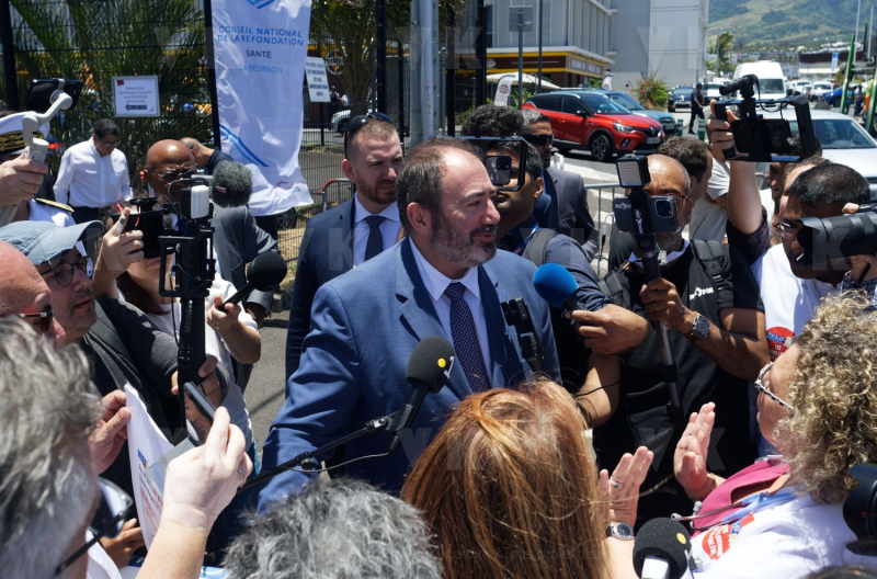 Francois BRAUN, ministre de la sante,  en deplacement a La Reunion