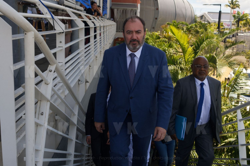 Francois BRAUN, ministre de la sante,  en deplacement a La Reunion