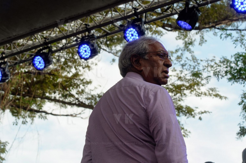 Francois Fillon a La Reunion