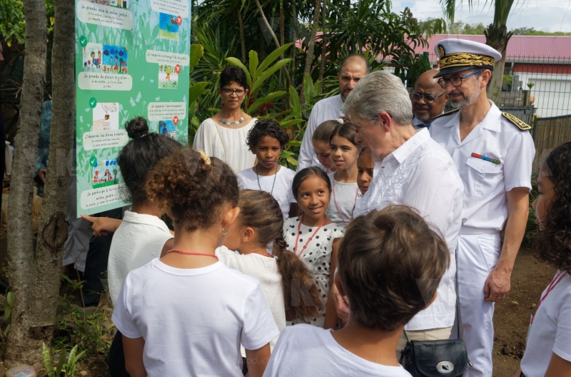 Deplacement Genevieve DARRIEUSSECQ a la Reunion