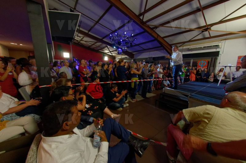 Jean-Luc Melenchon, chef de file de la France Insoumise, accompagne par les deputes Mathilde Panot et Daniele Obono, a tenu une reunion publique au restaurant La Cocoteraie a Saint-Andre, devant plus de 500 personnes et en presence des deputes reunionnais Jean-Hugues Ratenon et Younous Omarjee. Jean-Luc Melenchon, leader of France Insoumise, accompanied by the deputies Mathilde Panot and Daniele Obono, held a public meeting at the restaurant La Cocoteraie in Saint-Andre, in front of more than 500 people and with the deputies Jean- Hugues Ratenon and Younous Omarjee from La Reunion.