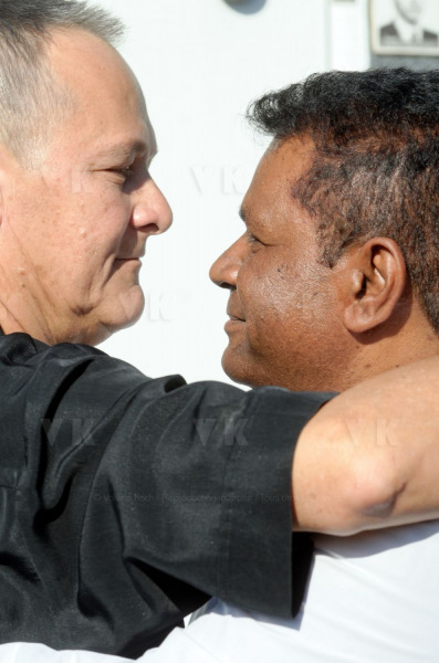 Lors de sa visite dans la commune du Port, Jean-Luc Melenchon est alle se recueillir devant le caveau familial de la famille Verges, avec Pierre Verges (fils de Paul Verges, maire, députe, president de Region, senateur, et chef de file du Parti Communiste  Reunionnais, decede en novembre 2016). Pour cet hommage, il etait accompagne des deputes Mathilde Panot, Daniele Obono et Jean-Hugues Ratenon (FI La Reunion). During his visit in the city of Le Port, Jean-Luc Melenchon has gone to recollect in front of the Verges family vault, with Pierre Verges (son of Paul Verges, mayor, deputy, president of Region, senator, of the Reunion's Communist Party, died in November 2016). For this tribute, he was accompanied by Mathilde Panot, Daniele Obono and Jean-Hugues Ratenon (FI La Reunion).