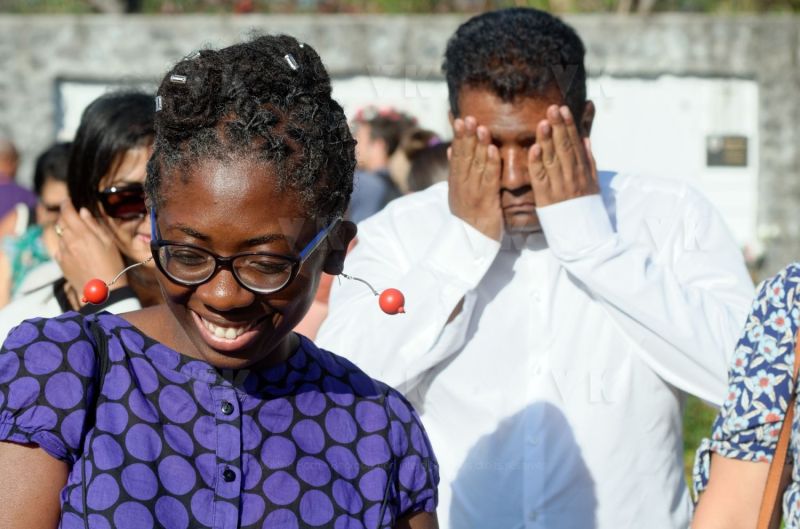 Lors de sa visite dans la commune du Port, Jean-Luc Melenchon est alle se recueillir devant le caveau familial de la famille Verges, avec Pierre Verges (fils de Paul Verges, maire, députe, president de Region, senateur, et chef de file du Parti Communiste  Reunionnais, decede en novembre 2016). Pour cet hommage, il etait accompagne des deputes Mathilde Panot, Danièle Obono et Jean-Hugues Ratenon (FI La Reunion). During his visit in the city of Le Port, Jean-Luc Melenchon has gone to recollect in front of the Verges family vault, with Pierre Verges (son of Paul Verges, mayor, deputy, president of Region, senator, of the Reunion's Communist Party, died in November 2016). For this tribute, he was accompanied by Mathilde Panot, Daniele Obono and Jean-Hugues Ratenon (FI La Reunion).