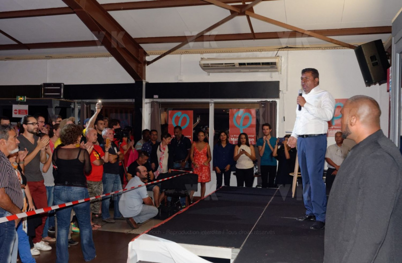 Jean-Luc Melenchon, chef de file de la France Insoumise, accompagne par les deputes Mathilde Panot et Daniele Obono, a tenu une reunion publique au restaurant La Cocoteraie a Saint-Andre, devant plus de 500 personnes et en presence des deputes reunionnais Jean-Hugues Ratenon et Younous Omarjee. Jean-Luc Melenchon, leader of France Insoumise, accompanied by the deputies Mathilde Panot and Daniele Obono, held a public meeting at the restaurant La Cocoteraie in Saint-Andre, in front of more than 500 people and with the deputies Jean- Hugues Ratenon and Younous Omarjee from La Reunion.