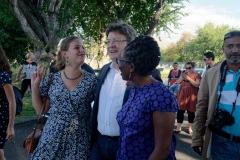 Lors de sa visite dans la commune du Port, Jean-Luc Melenchon est alle se recueillir devant le caveau familial de la famille Verges, avec Pierre Verges (fils de Paul Verges, maire, députe, president de Region, senateur, et chef de file du Parti Communiste  Reunionnais, decede en novembre 2016). Pour cet hommage, il etait accompagne des deputes Mathilde Panot, Danièle Obono et Jean-Hugues Ratenon (FI La Reunion). During his visit in the city of Le Port, Jean-Luc Melenchon has gone to recollect in front of the Verges family vault, with Pierre Verges (son of Paul Verges, mayor, deputy, president of Region, senator, of the Reunion's Communist Party, died in November 2016). For this tribute, he was accompanied by Mathilde Panot, Daniele Obono and Jean-Hugues Ratenon (FI La Reunion).