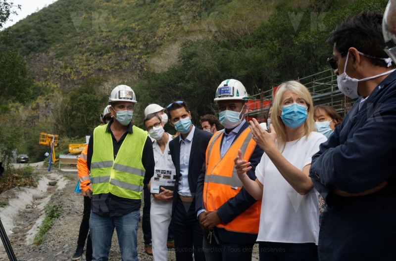 Chantier du barrage du Bras de la Plaine, avec Berangere Abba, secretaire d'Etat chargee de la biodiversite aupres de la ministre de la transition ecologique. Bras de la Plaine dam construction site, with Berangere Abba, State Secretary in charge of biodiversity with the Minister of Ecological Transition