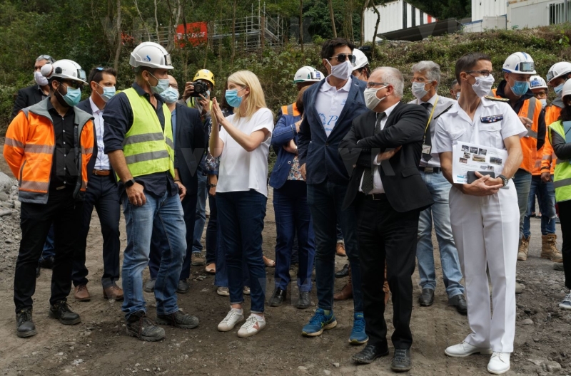 Chantier du barrage du Bras de la Plaine, avec Berangere Abba, secretaire d'Etat chargee de la biodiversite aupres de la ministre de la transition ecologique. Bras de la Plaine dam construction site, with Berangere Abba, State Secretary in charge of biodiversity with the Minister of Ecological Transition