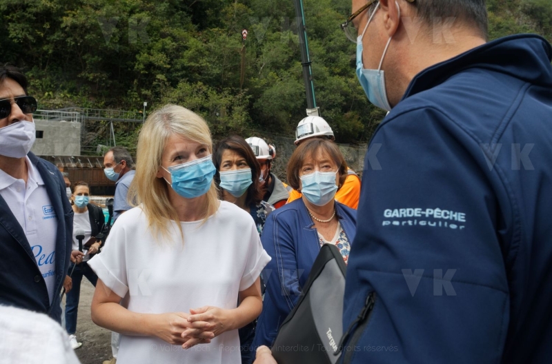 Chantier du barrage du Bras de la Plaine, avec Berangere Abba, secretaire d'Etat chargee de la biodiversite aupres de la ministre de la transition ecologique. Bras de la Plaine dam construction site, with Berangere Abba, State Secretary in charge of biodiversity with the Minister of Ecological Transition