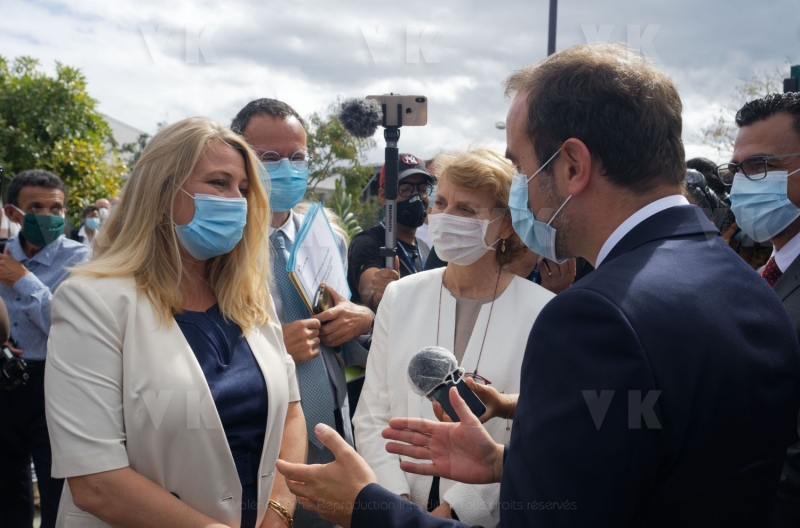 Rentre scolaire a La Reunion pour le ministre de l'Outremer Sebastien Lecornu - Back to school in La Reunion for French overseas minister Sebastien Lecornu