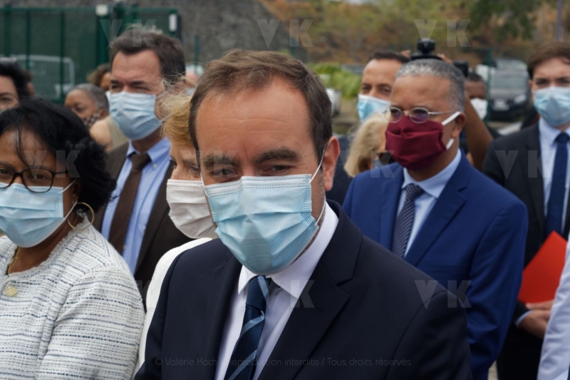Rentre scolaire a La Reunion pour le ministre de l'Outremer Sebastien Lecornu - Back to school in La Reunion for French overseas minister Sebastien Lecornu