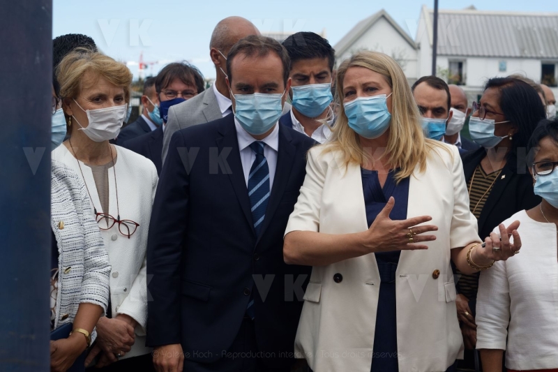 Rentre scolaire a La Reunion pour le ministre de l'Outremer Sebastien Lecornu - Back to school in La Reunion for French overseas minister Sebastien Lecornu