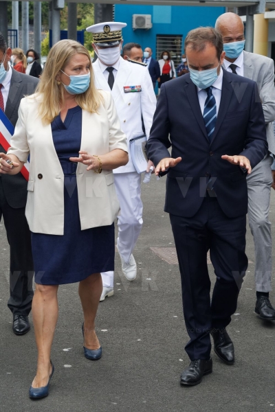 Rentre scolaire a La Reunion pour le ministre de l'Outremer Sebastien Lecornu - Back to school in La Reunion for French overseas minister Sebastien Lecornu
