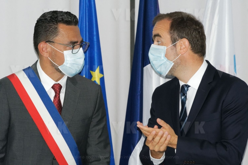 Rentre scolaire a La Reunion pour le ministre de l'Outremer Sebastien Lecornu - Back to school in La Reunion for French overseas minister Sebastien Lecornu