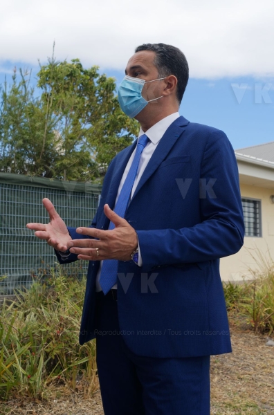 Rentre scolaire a La Reunion pour le ministre de l'Outremer Sebastien Lecornu - Back to school in La Reunion for French overseas minister Sebastien Lecornu